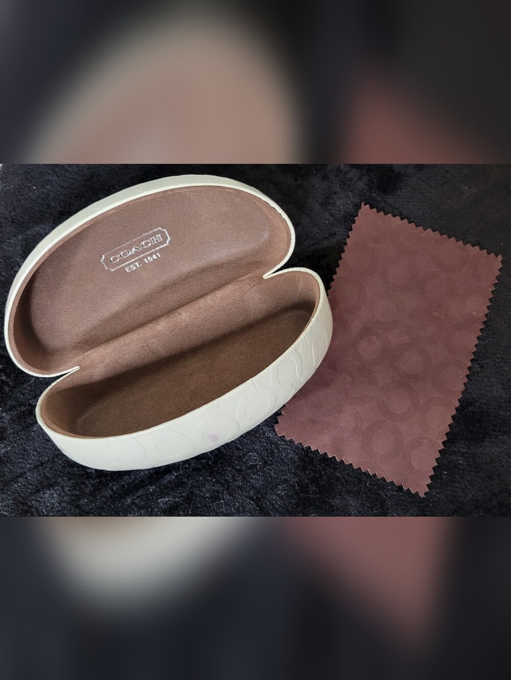 Ivory Embossed Hard Clamshell Sunglasses Case